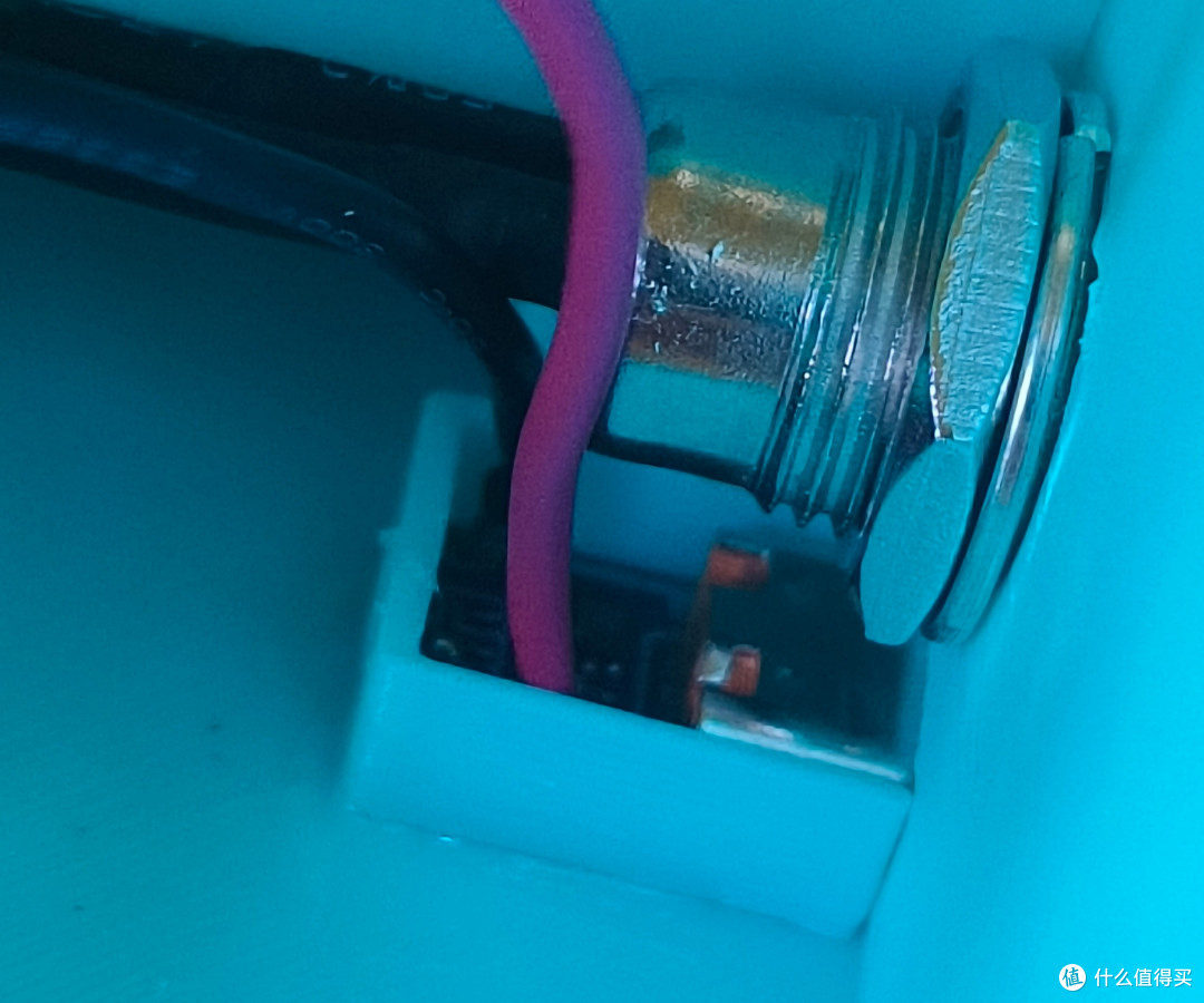 不到20元的移动桌面吸尘器支持DC/Type-C/电池供电