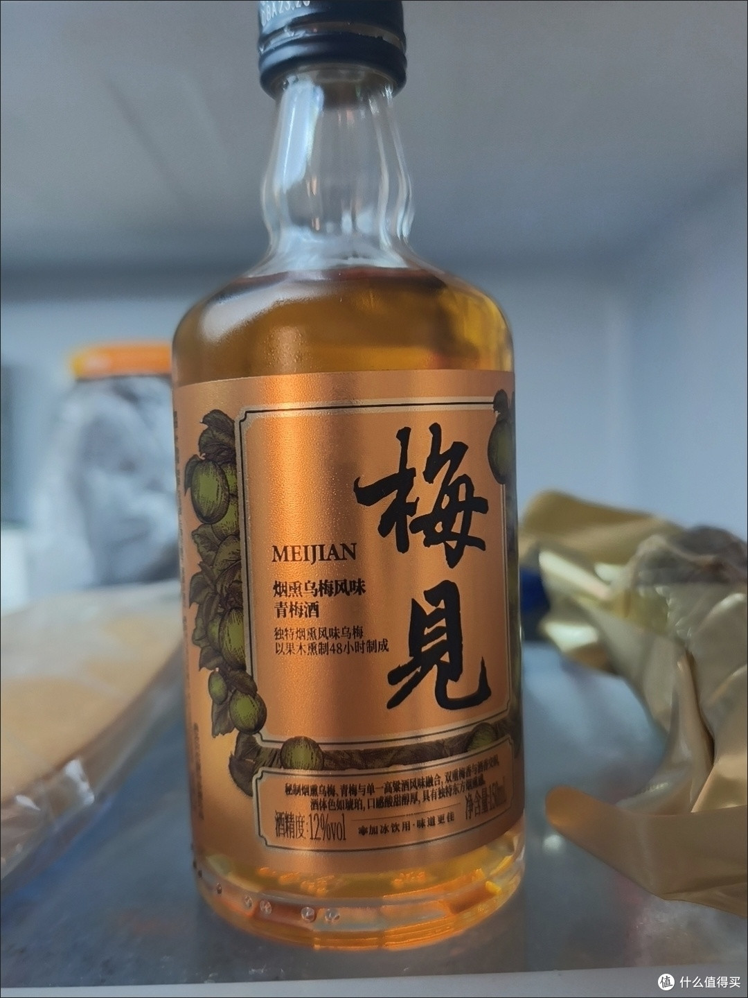 下班居家微醺时刻，梅见青梅果酒搭配电影的氛围感营造