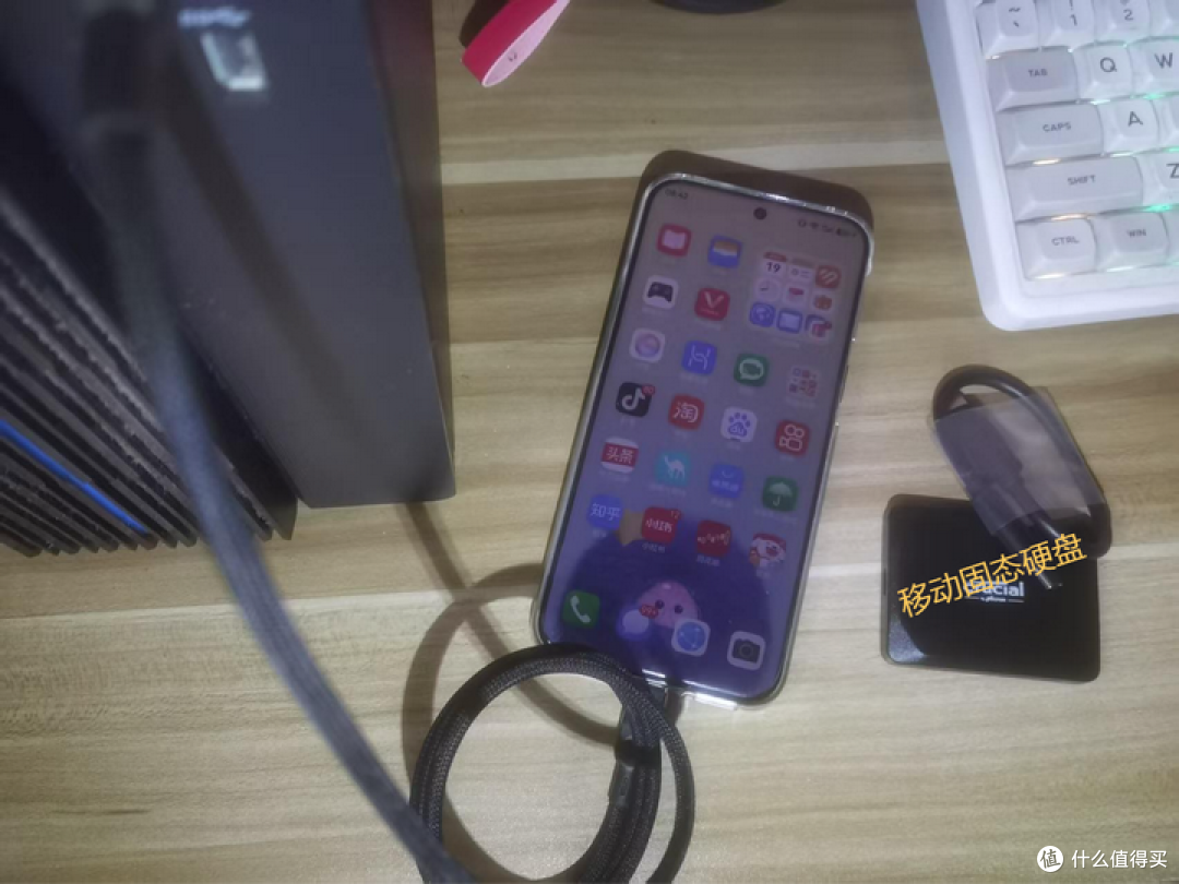为什么手机越买越大，存储焦虑却越来越严重？