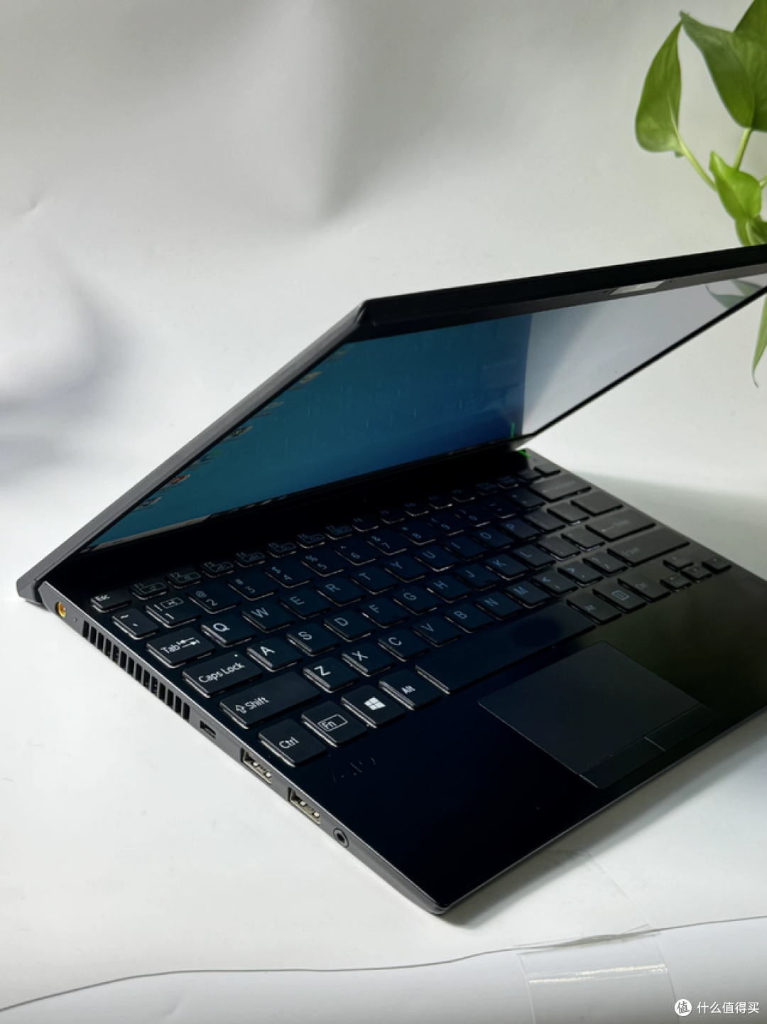 二手鱼塘流入索尼VAIO SX12笔记本！碳纤维机身+10代i7能冲吗？