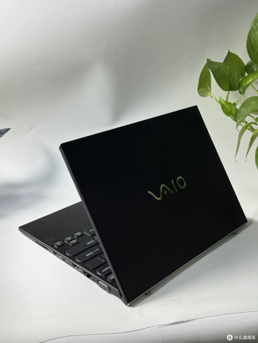 二手鱼塘流入索尼VAIO SX12笔记本！碳纤维机身+10代i7能冲吗？