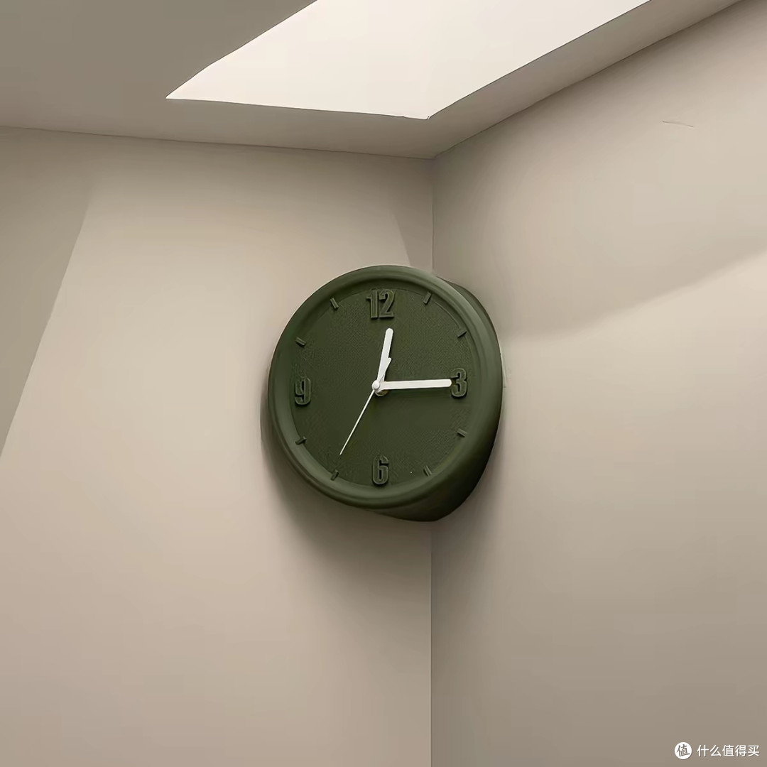 拐角挂钟的空间利用与安装要点