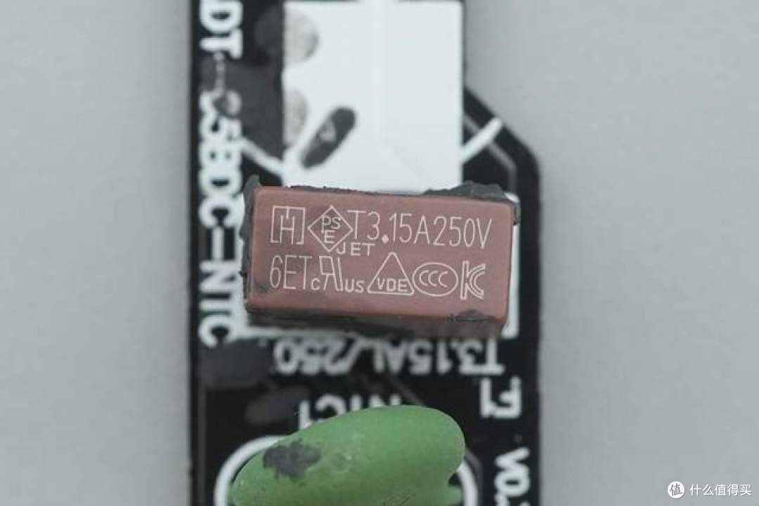 拆解影翎 65W 赛博朋克氮化镓看看到底值不值