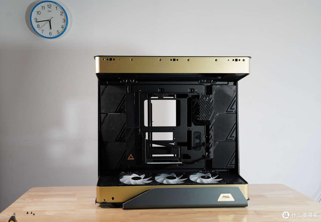 4000元的旗舰机箱啥特色?微星MEG MAESTRO 900R超神机箱装机分享