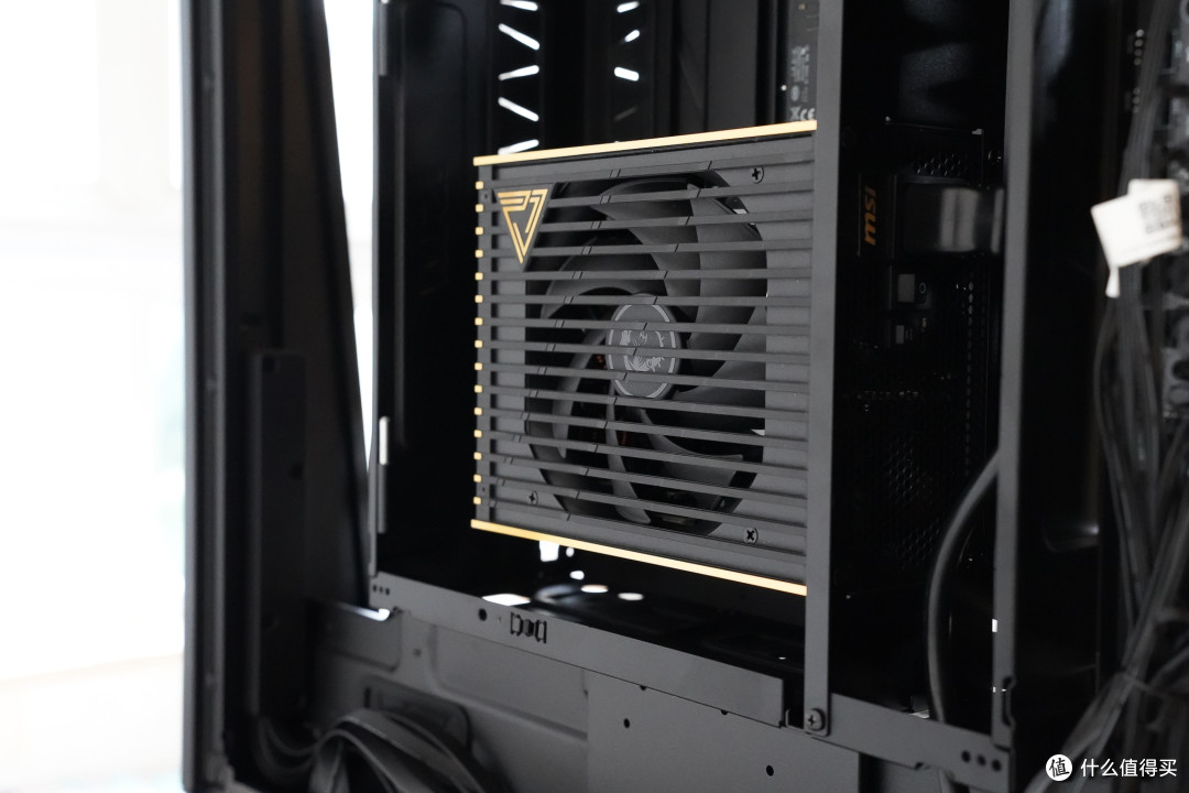 4000元的旗舰机箱啥特色?微星MEG MAESTRO 900R超神机箱装机分享