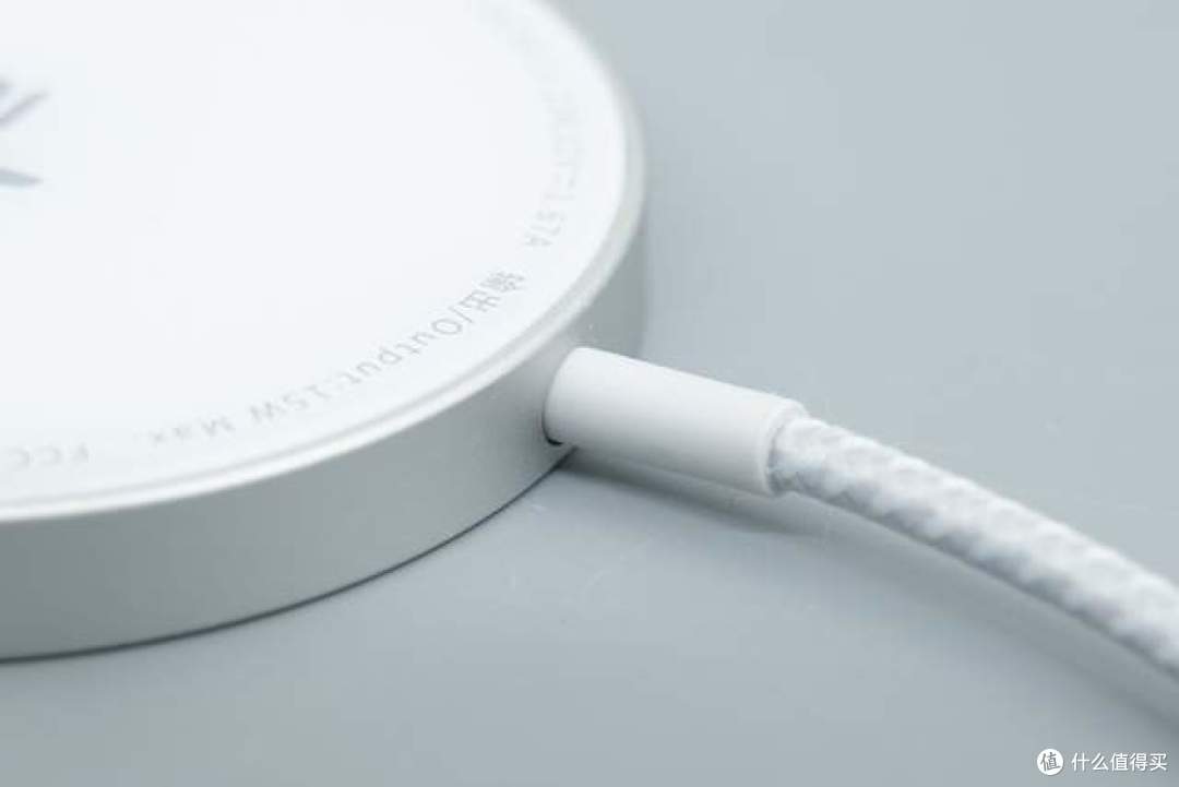 专为iPhone打造的随贴随充体验!倍思15W磁吸无线充拆解
