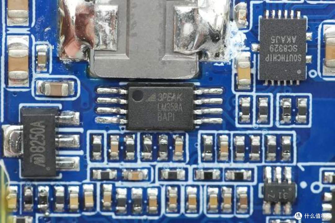 专为iPhone打造的随贴随充体验!倍思15W磁吸无线充拆解