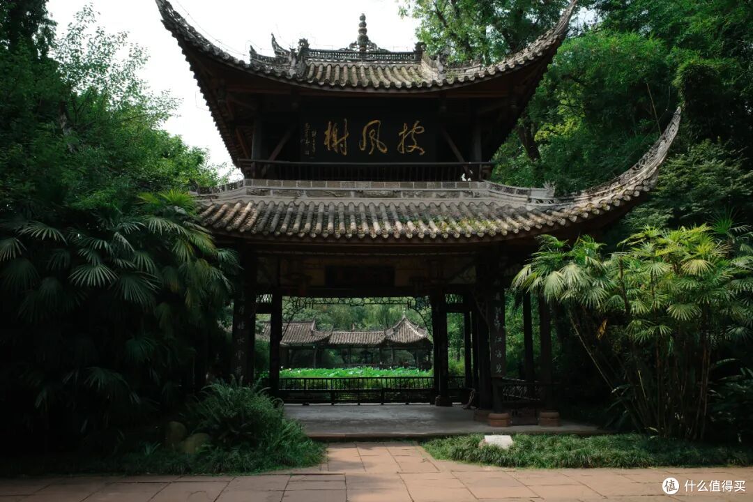 挤腻了大热门不如来这座冷门小城,好山好水好好吃,游客比成都少