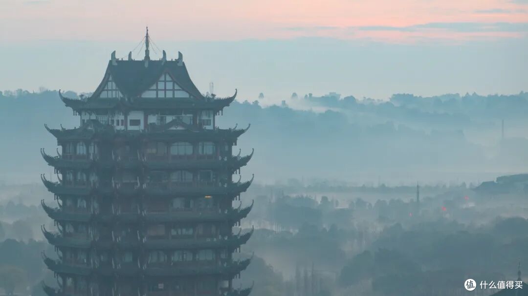 挤腻了大热门不如来这座冷门小城,好山好水好好吃,游客比成都少