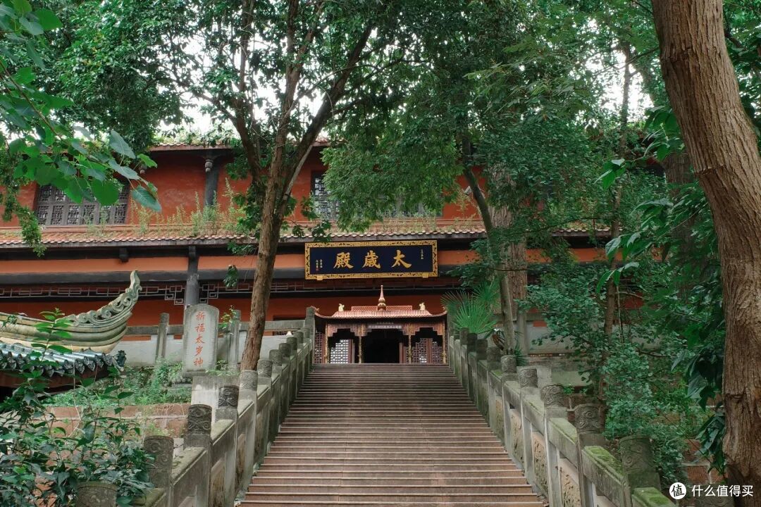 挤腻了大热门不如来这座冷门小城,好山好水好好吃,游客比成都少