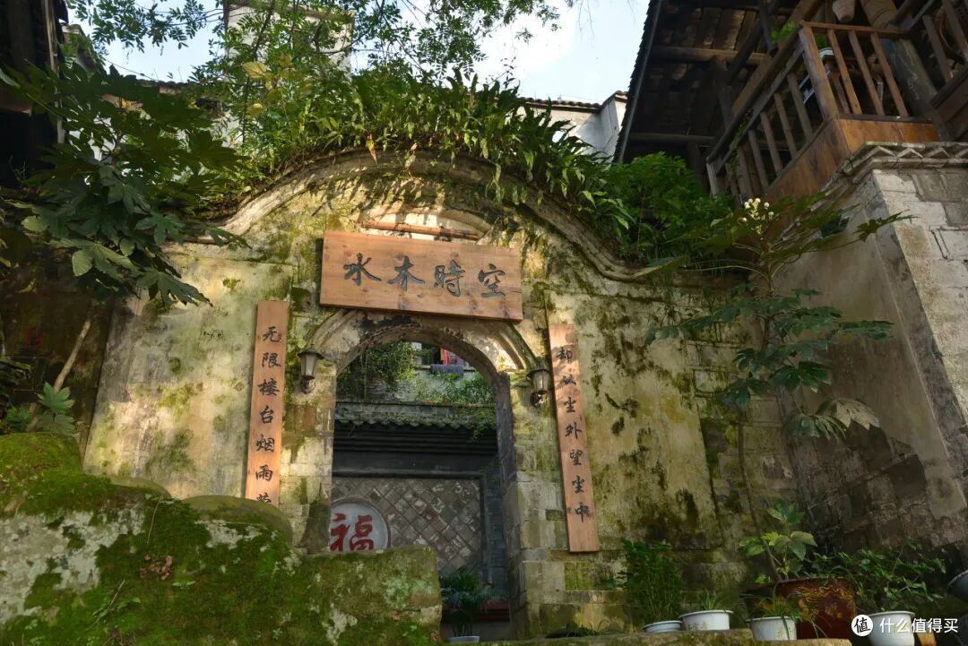 挤腻了大热门不如来这座冷门小城,好山好水好好吃,游客比成都少