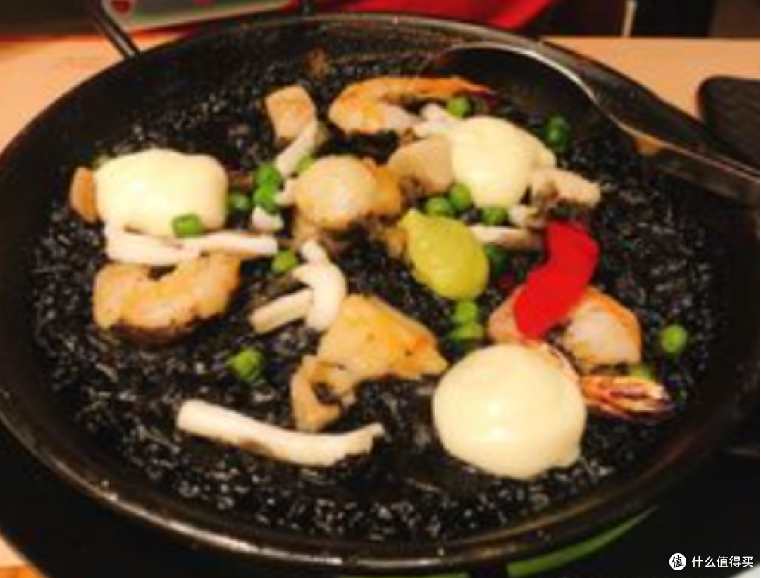 这碗煤球饭端上桌,我妈差点把我赶出家门!但吃完后,她在舔碗底