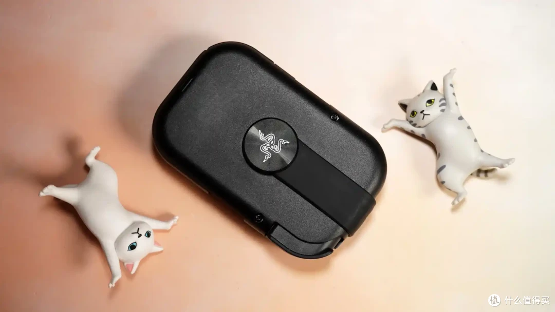 灵动小巧的折叠手柄 - 雷蛇灵猫Razer Prio