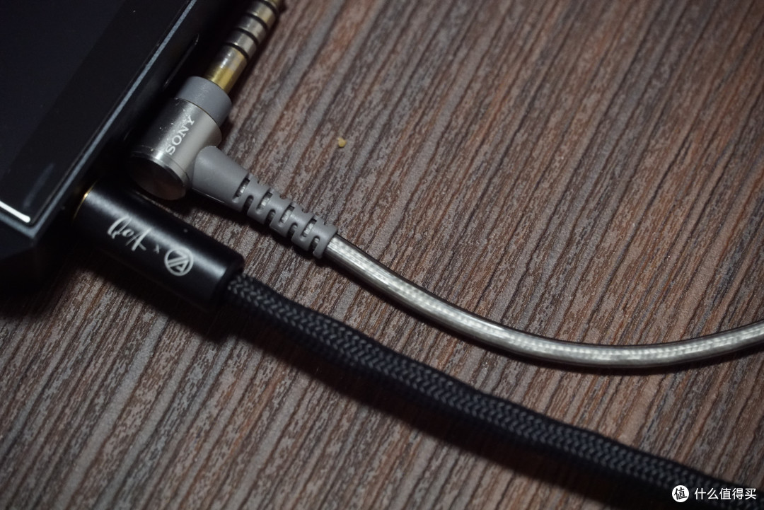 史上首次,印尼和中国在HIFI耳机上的联合,QoA流星
