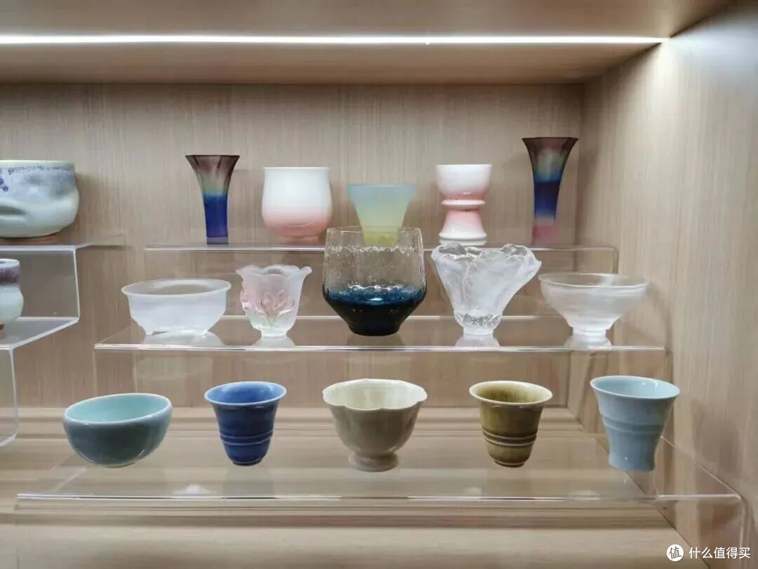 被年轻人的「杯子收纳法」惊到了,学会这几招,整洁到超乎想象!