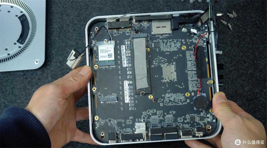 E 人 E 本 EBOX G95 深度评测:AI工作站
