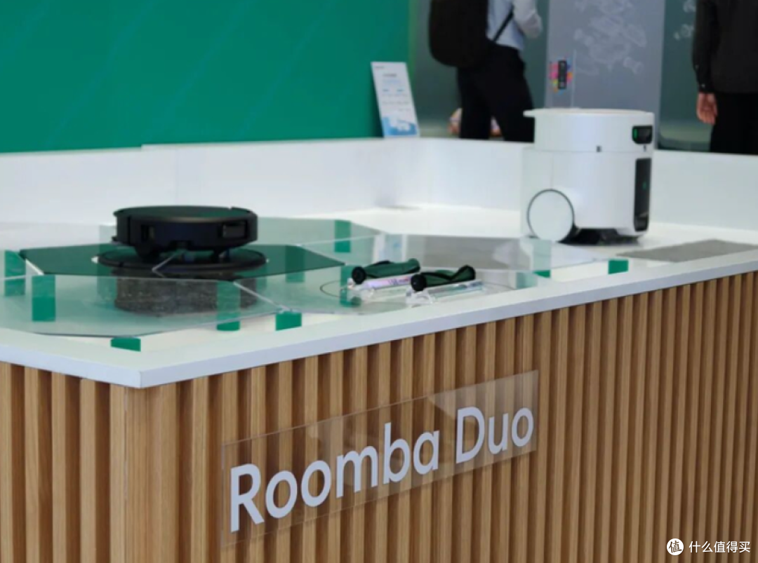 一台扫地机背着另一台满屋跑,iRobot 的新品到底是不是伪需求?