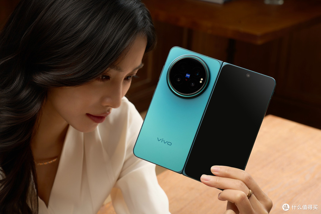 别人都卷阔折叠阔直板,vivo 为何按兵不动?