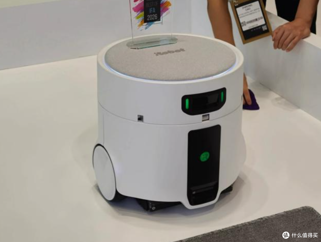 一台扫地机背着另一台满屋跑,iRobot 的新品到底是不是伪需求?