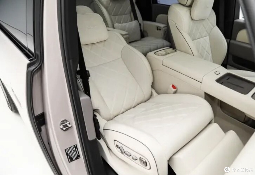 50万买台纯电MPV?新一代理想MEGA到底值不值得入手?