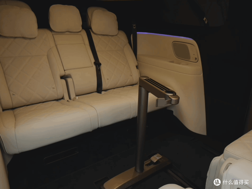 50万买台纯电MPV?新一代理想MEGA到底值不值得入手?