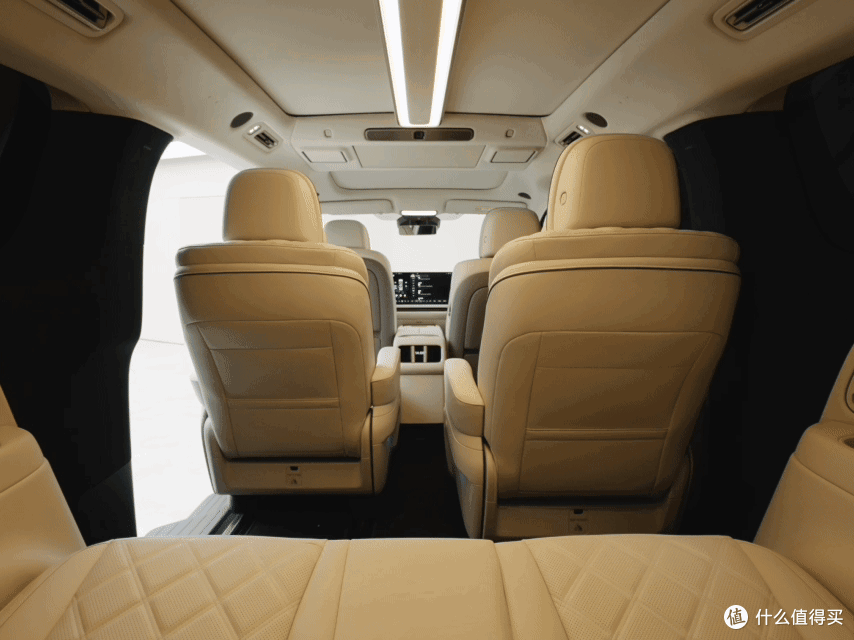 50万买台纯电MPV?新一代理想MEGA到底值不值得入手?