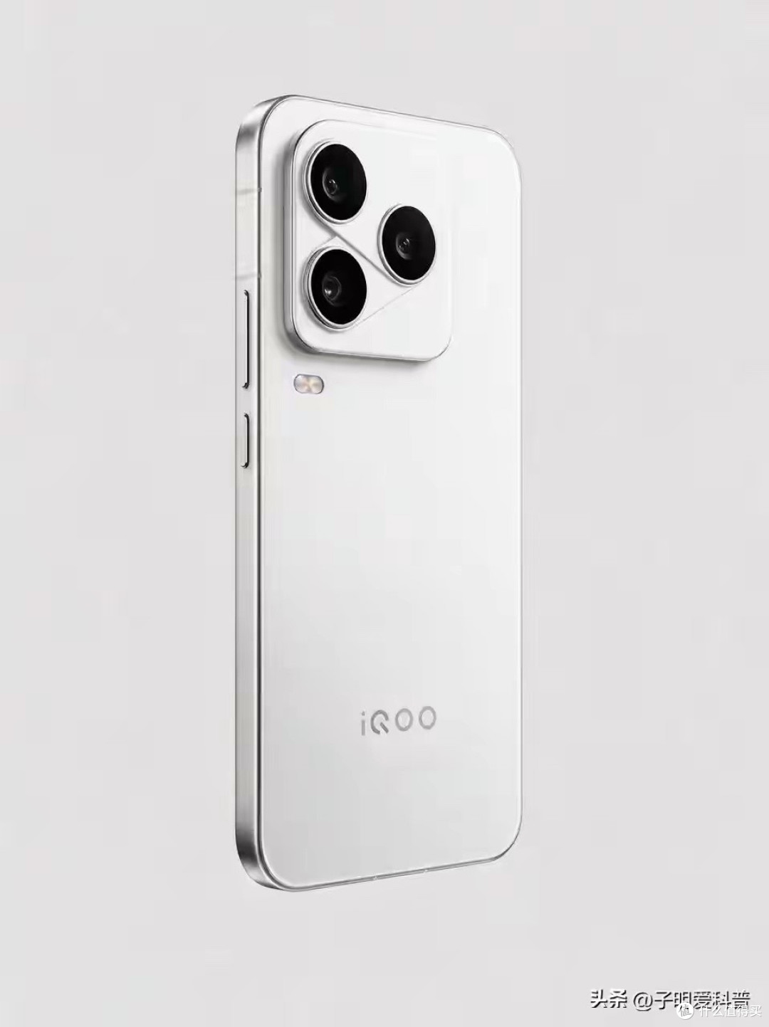 iQOO16外观大变样，颜值革新，性能味道反而更加浓郁