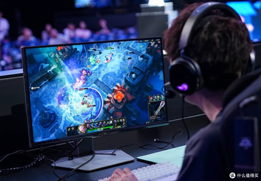 亲临上海LOL海斗大会:职业选手同款战屏,现场玩过才知道有多香