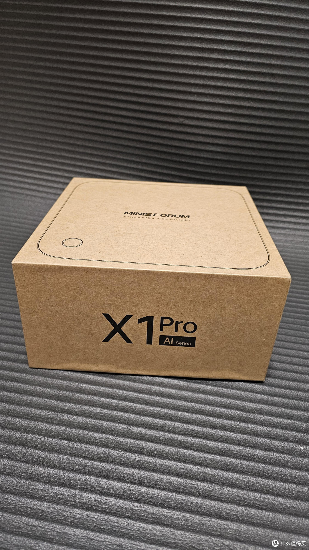 巴掌大的性能小钢炮|铭凡AI X1 PRO 370上手体验