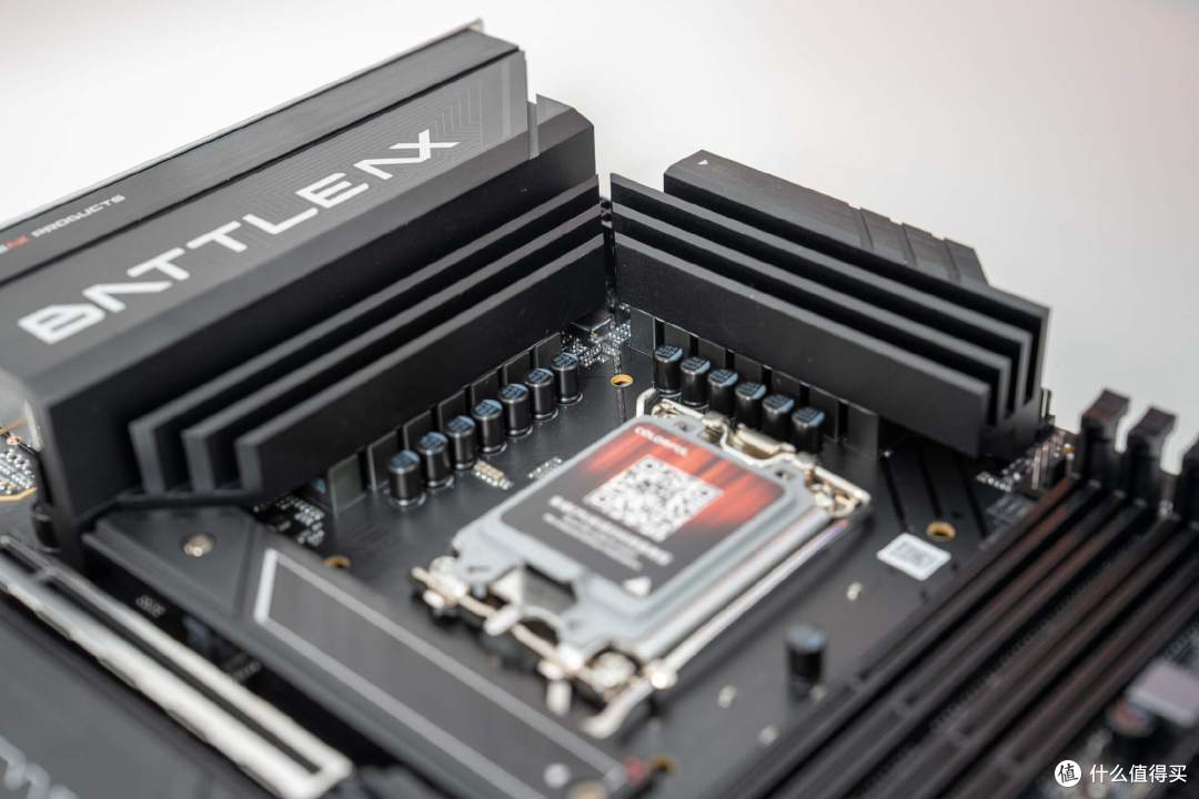 选D4直省2000!14600KF+七彩虹B760M超级黑刃+5070装机分享