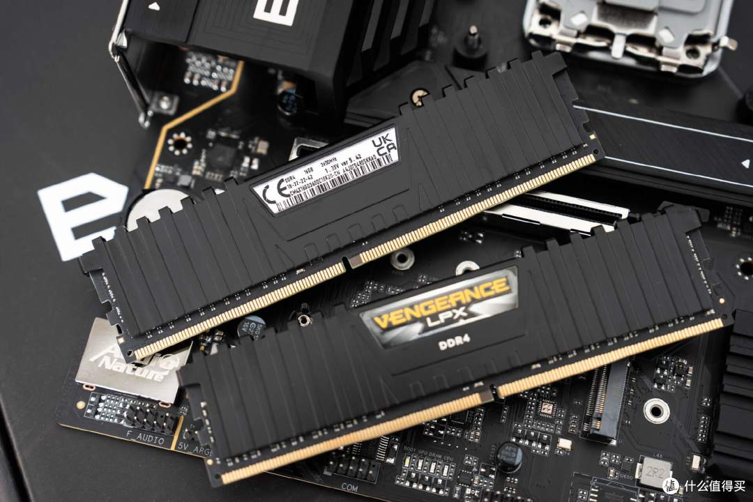 选D4直省2000!14600KF+七彩虹B760M超级黑刃+5070装机分享