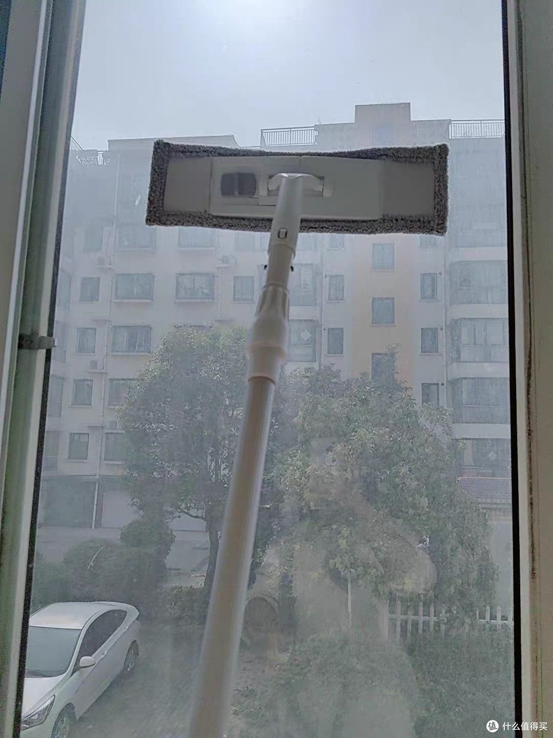 家里的高处窗户有救了,加长杆刮水器太好用