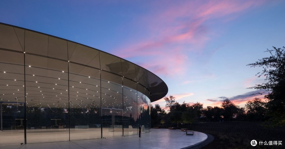 Apple Park 乔布斯剧院,苹果秋季发布会常用场地,图片素材来自 iDownloadBlog 公开摄影