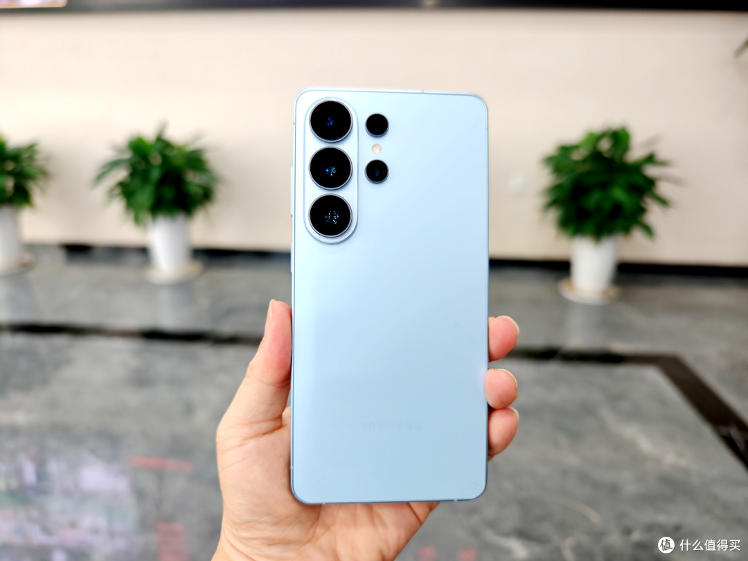 Galaxy S26 Ultra 评测:硬件防窥+全域AI,三星机皇的再进化