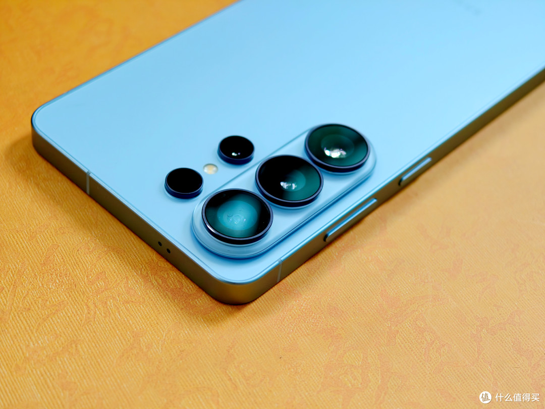 Galaxy S26 Ultra 评测:硬件防窥+全域AI,三星机皇的再进化