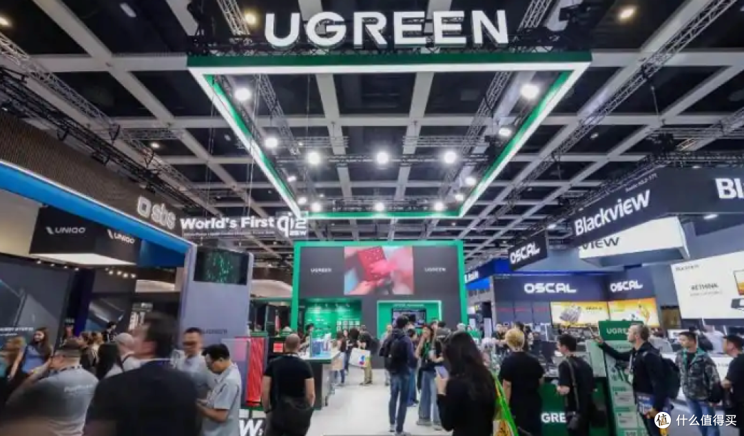 别再叫它配件厂了!UGREEN绿联正在把自己重做成一家AI公司!