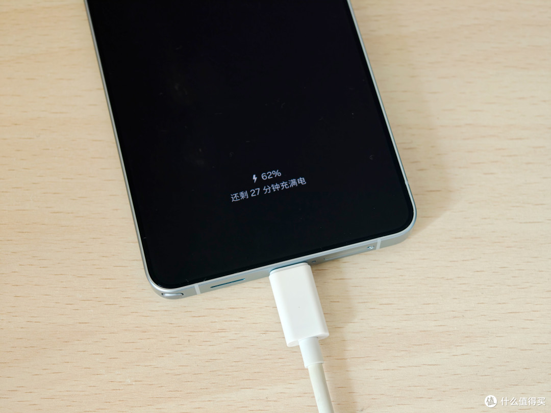 Galaxy S26 Ultra 评测:硬件防窥+全域AI,三星机皇的再进化