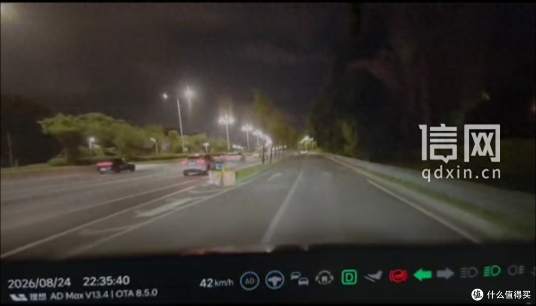 理想NOA辅助驾驶实线突然变道致车辆被公交车追尾
