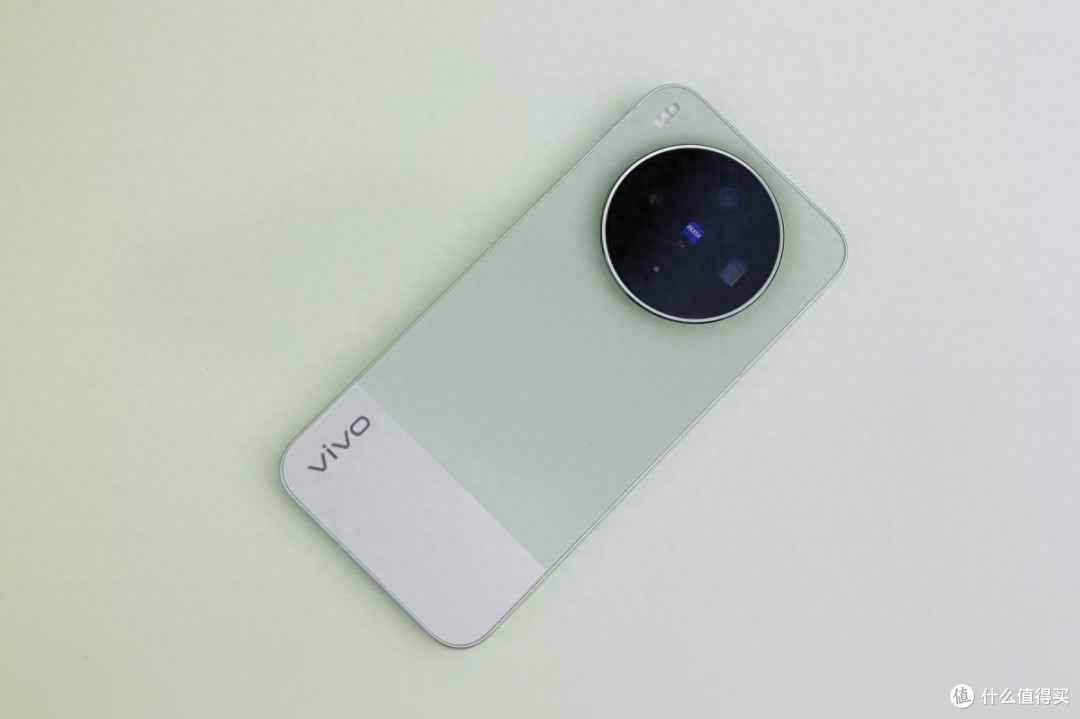 胶片质感|vivo X300s,一台超能打的超能小V单