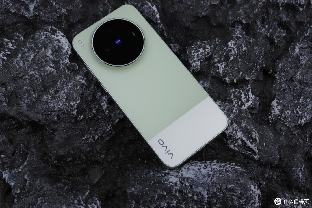胶片质感|vivo X300s,一台超能打的超能小V单