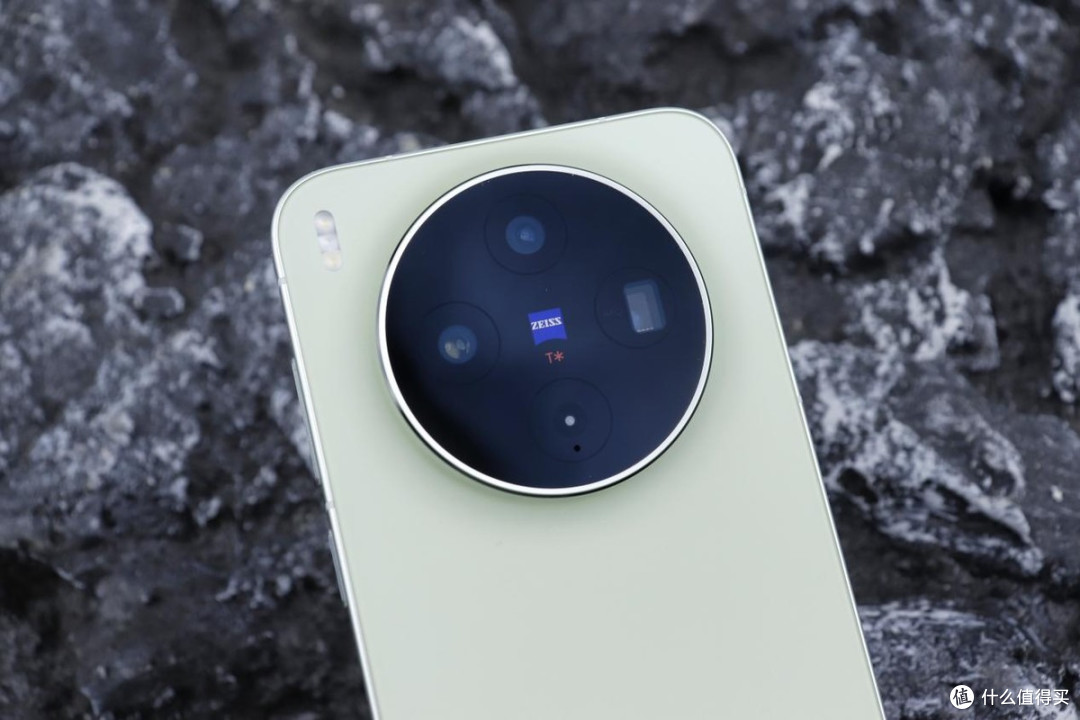 胶片质感|vivo X300s,一台超能打的超能小V单