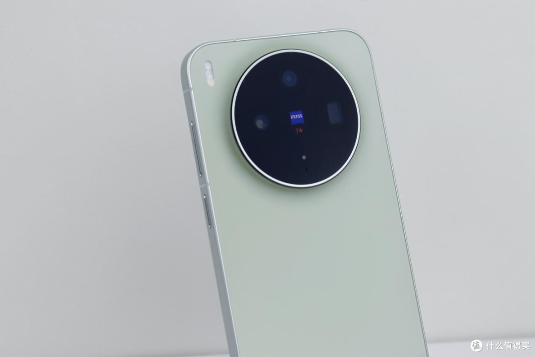 胶片质感|vivo X300s,一台超能打的超能小V单