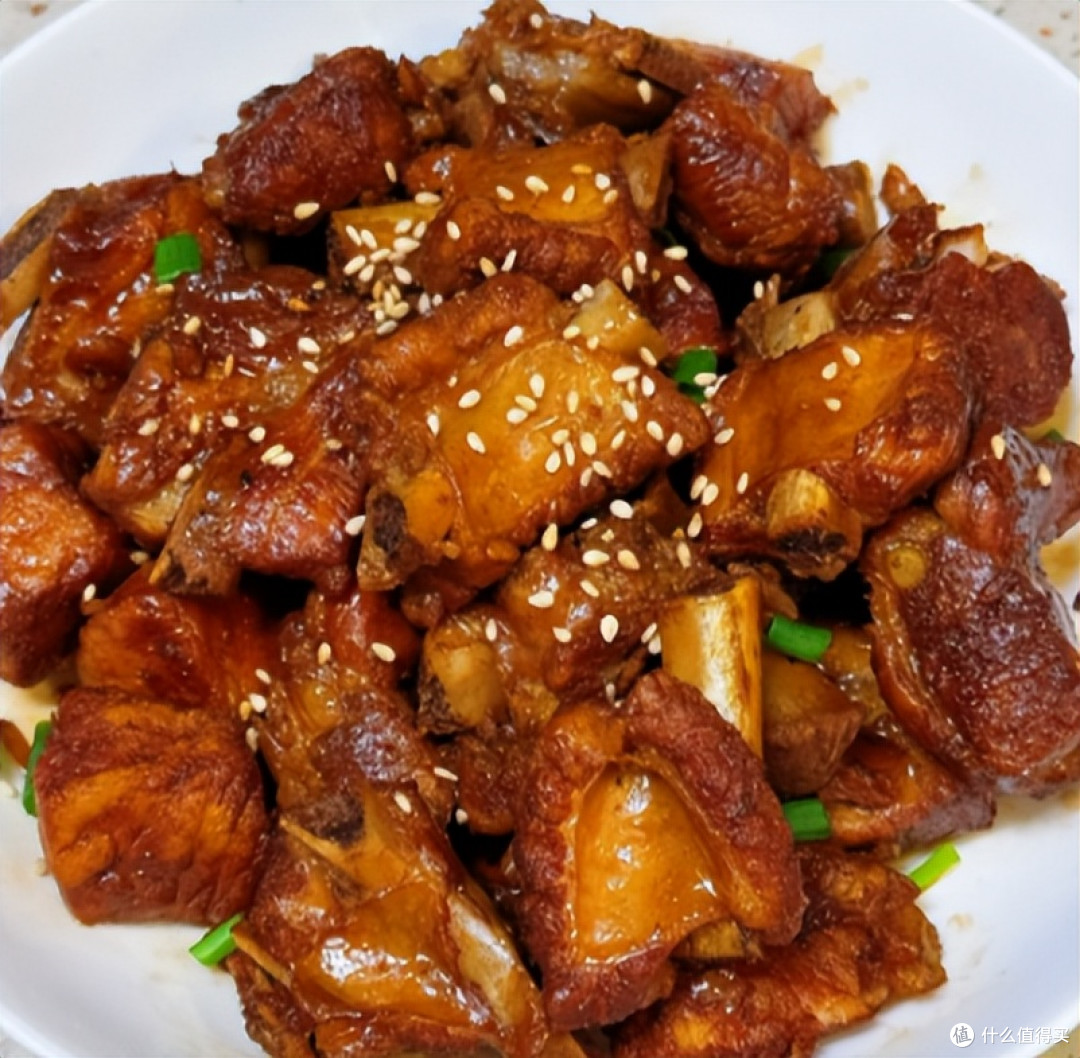 红烧排骨巧用糖色,色泽红亮保留肉香醇厚滋味