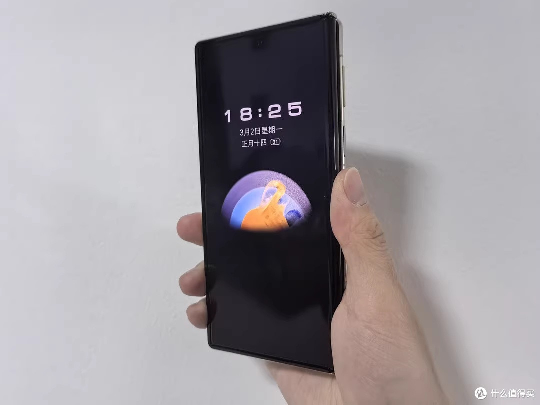 华为Mate XTs上手以后才懂,三折叠的面子里子全拉满