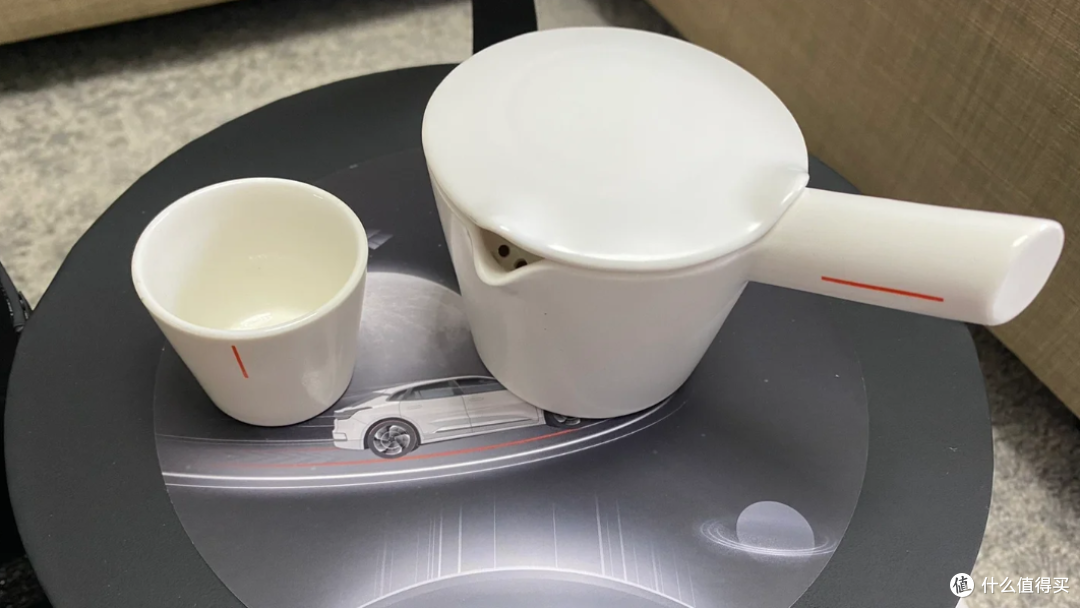 大批极氪白月光茶具礼盒流入二手鱼,原价359现在挂80包邮没人要