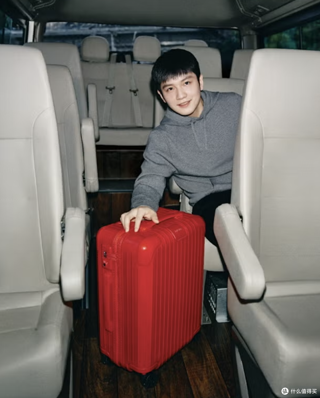 买RIMOWA日默瓦之前恐怕没人敢告诉你:标价1万的箱子,质保条款里藏了多少坑?