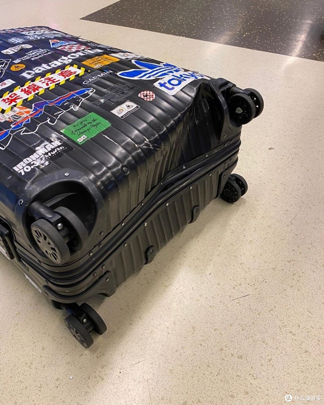 买RIMOWA日默瓦之前恐怕没人敢告诉你:标价1万的箱子,质保条款里藏了多少坑?
