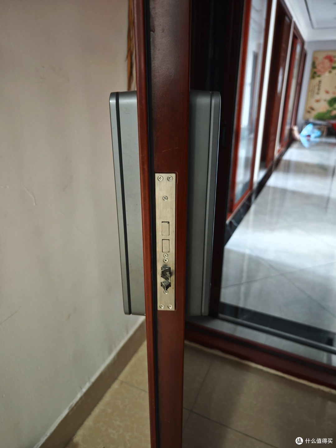 之所以入手VOCS1智能门锁,只因小米门锁耗电太厉害,锁门声超大