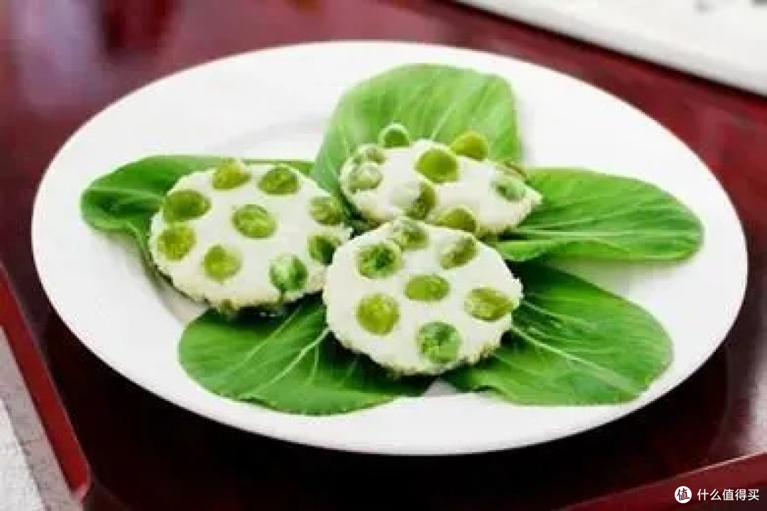 莲蓬豆腐：一池清韵，豆腐作莲