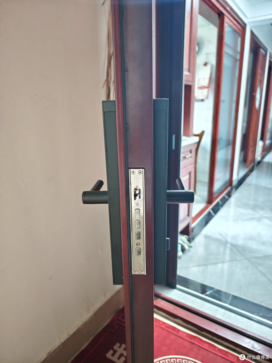 之所以入手VOCS1智能门锁,只因小米门锁耗电太厉害,锁门声超大
